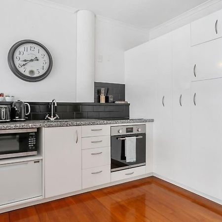 Funky One Bedroom Apartment On Princes Wharf Auckland Eksteriør bilde